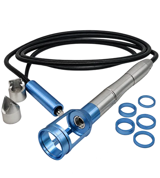 Therapy handpiece with delivery fiber, metal tips and blue focusing rings